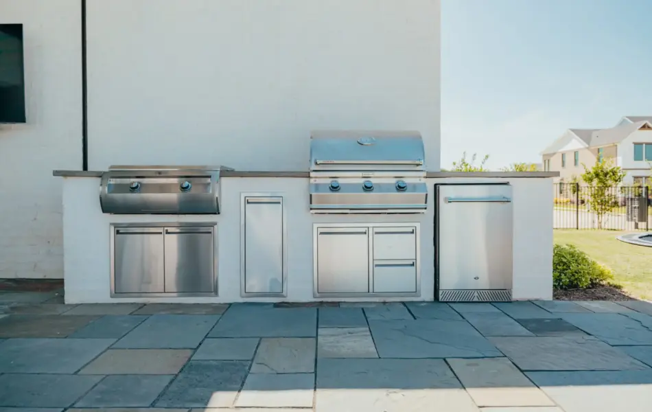 White Diamond Trendy Escape Outdoor Kitchen - Claffey Pools