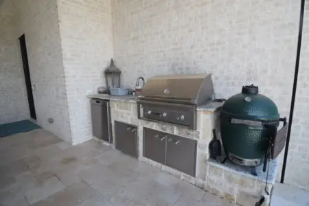 Outdoor Kitchen - Claffey Pools