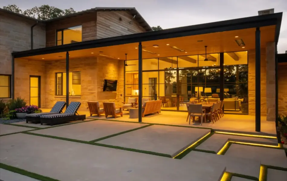 Hill Country Modern Elite Swimming Pool - Claffey Pools