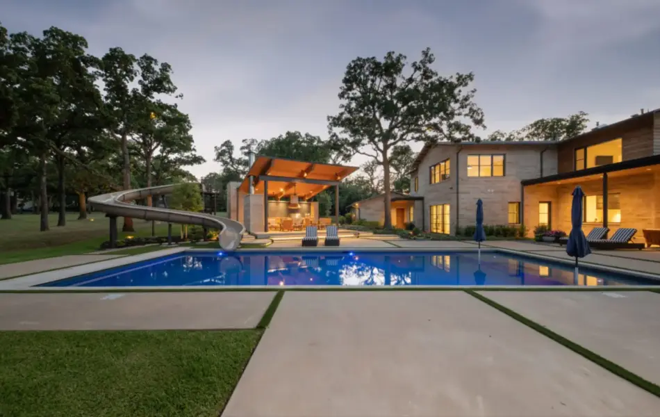 Hill Country Modern Elite Swimming Pool - Claffey Pools