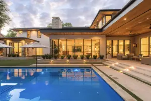 Dallas Contemporary Space Swimming Pool - Claffey Pools