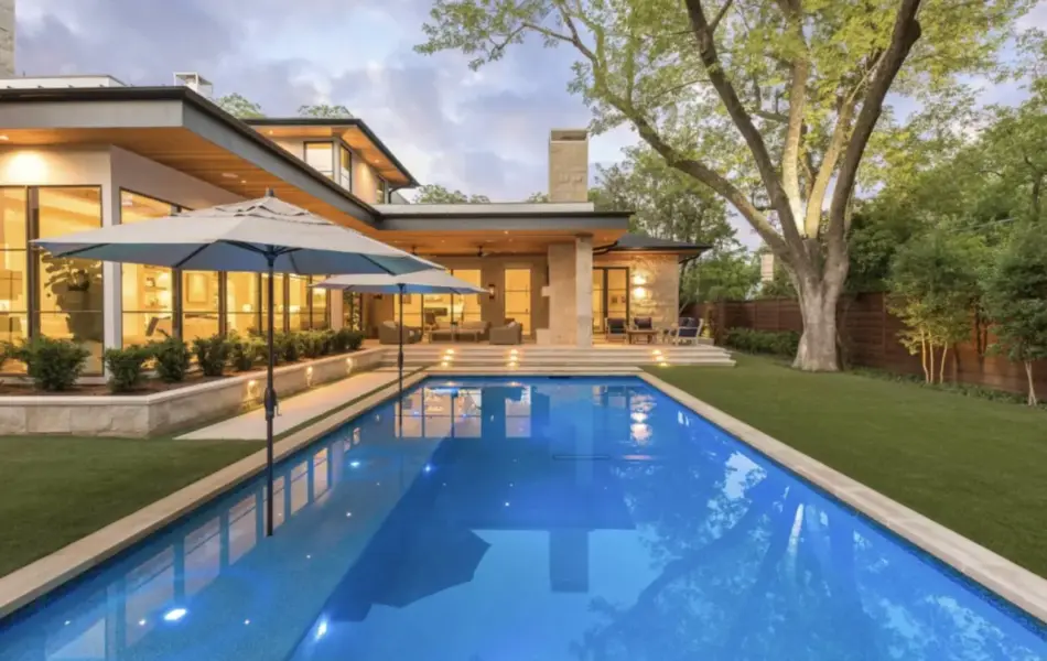 Dallas Contemporary Space Swimming Pool - Claffey Pools