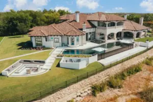Bird's eye-view of luxury infinity pool