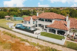 Bird's eye-view of luxury infinity pool