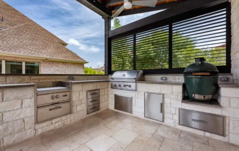 outdoor kitchen