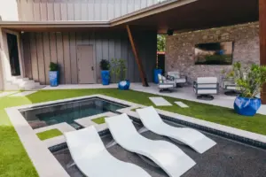 Close-up of tanning ledges at side of pool