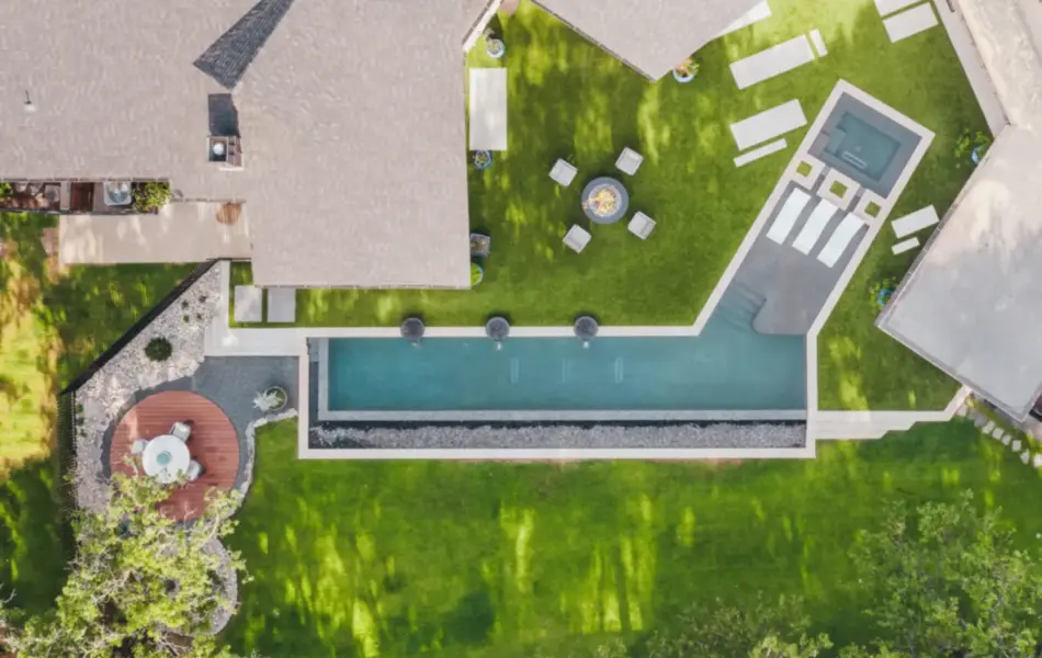 Bird's-eye view of geometric pool